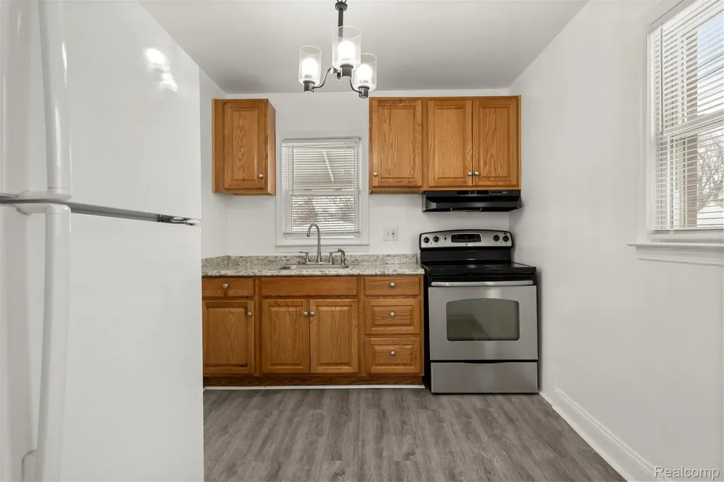 4721 Jackson Street Dearborn Heights City MI 48125