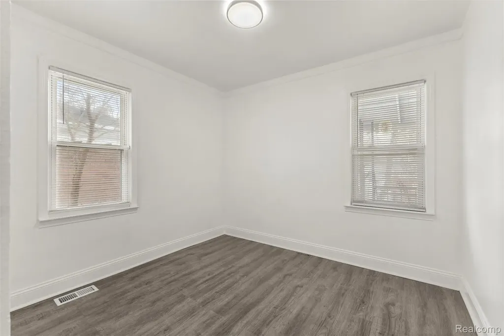4721 Jackson Street Dearborn Heights City MI 48125