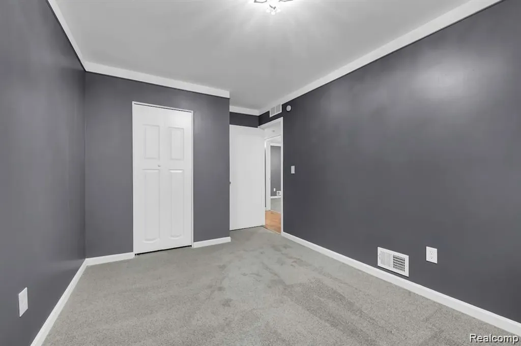 7518 Hazelton Street Dearborn Heights City MI 48127