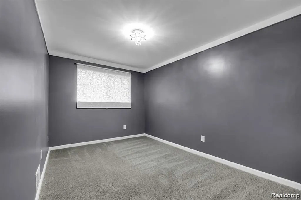 7518 Hazelton Street Dearborn Heights City MI 48127
