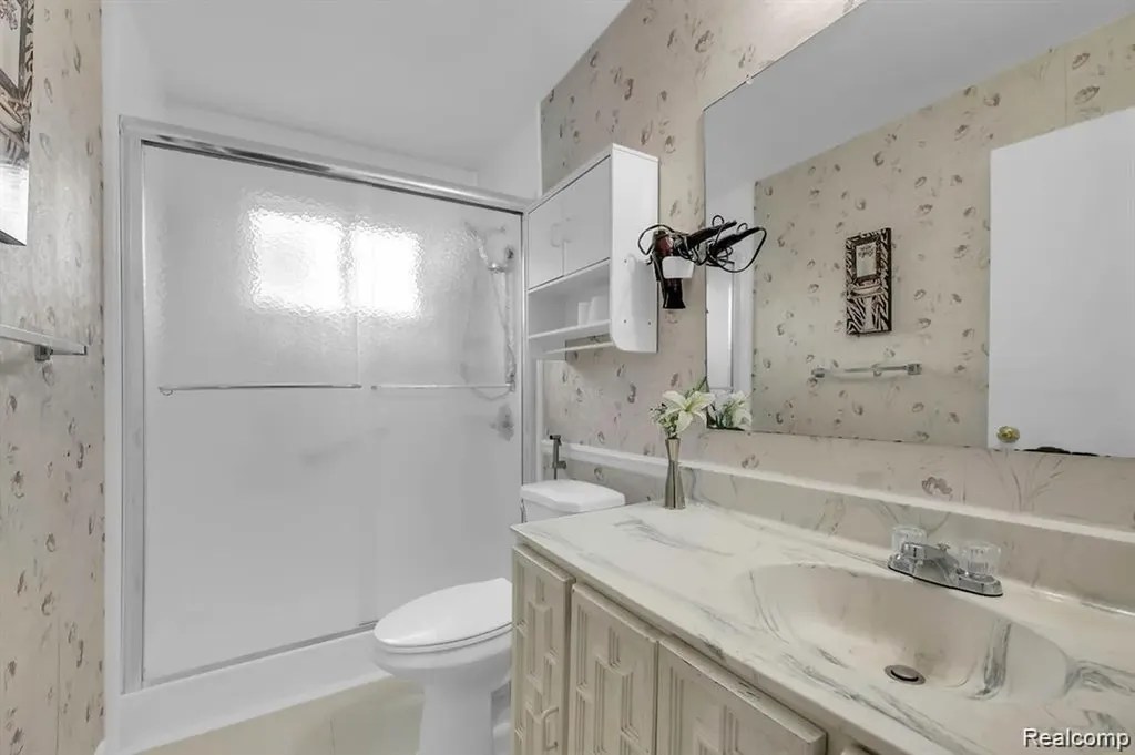 7518 Hazelton Street Dearborn Heights City MI 48127