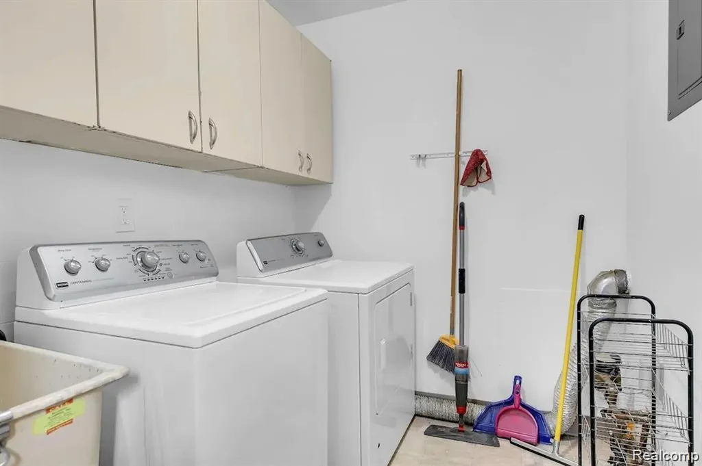 7518 Hazelton Street Dearborn Heights City MI 48127