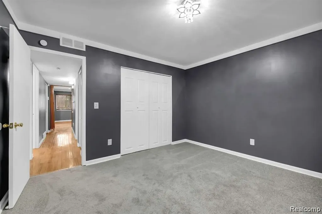 7518 Hazelton Street Dearborn Heights City MI 48127