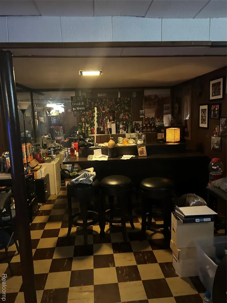 18281 Manor Street Detroit City MI 48221