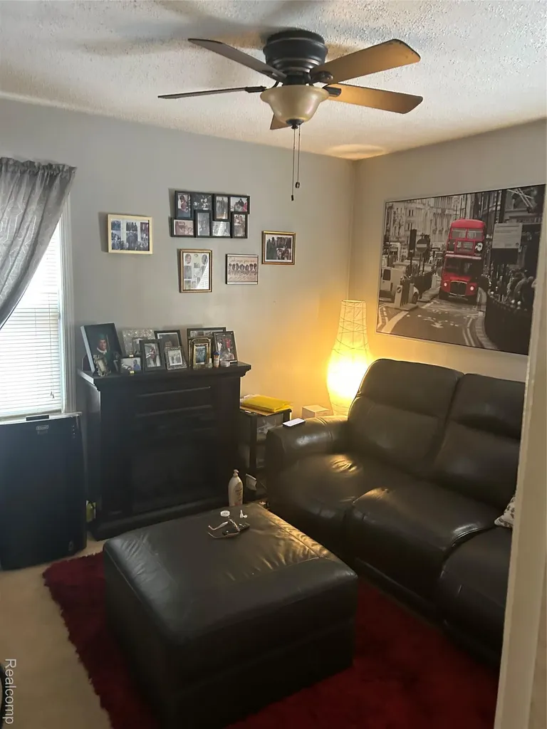18281 Manor Street Detroit City MI 48221