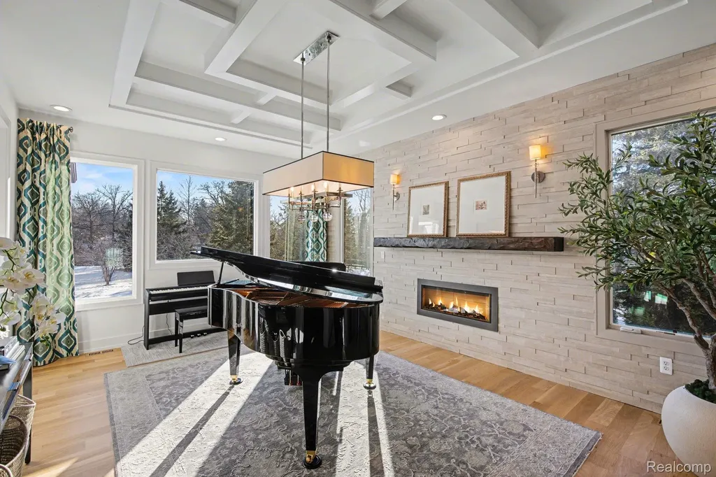 1021 Clear Creek Drive Rochester Hills City MI 48306