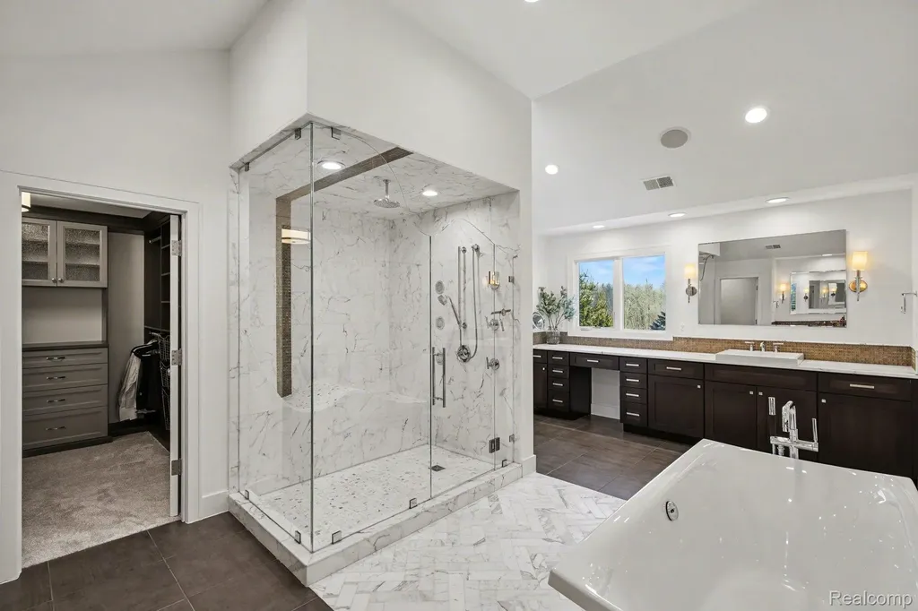 1021 Clear Creek Drive Rochester Hills City MI 48306