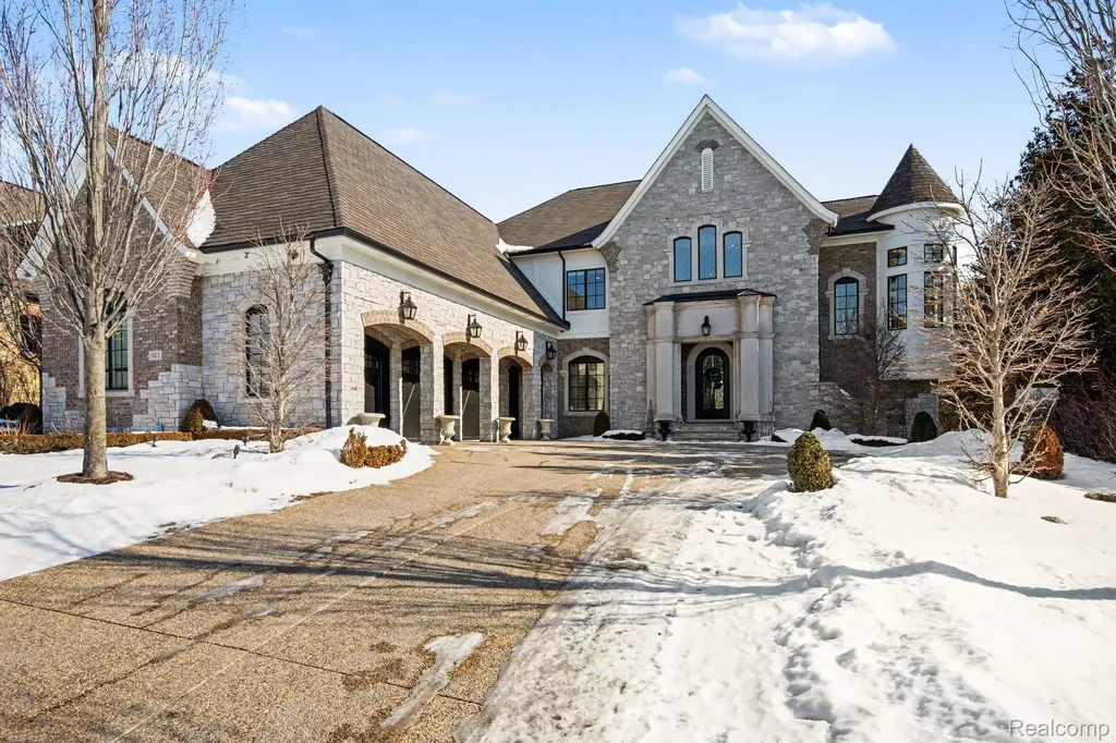 1021 Clear Creek Drive Rochester Hills City MI 48306