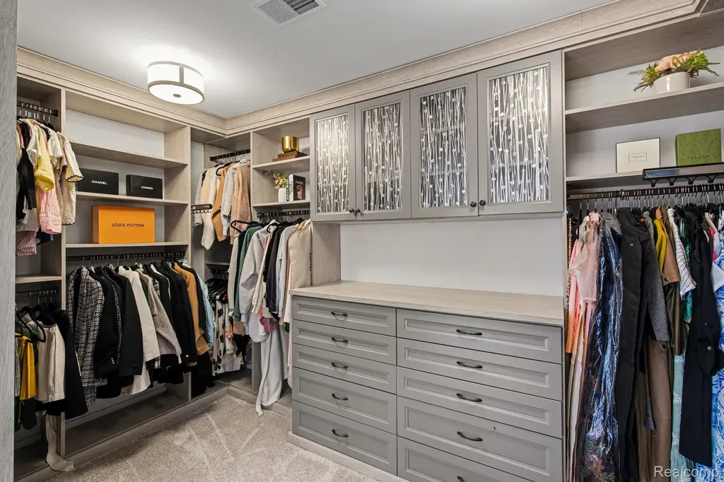 1021 Clear Creek Drive Rochester Hills City MI 48306
