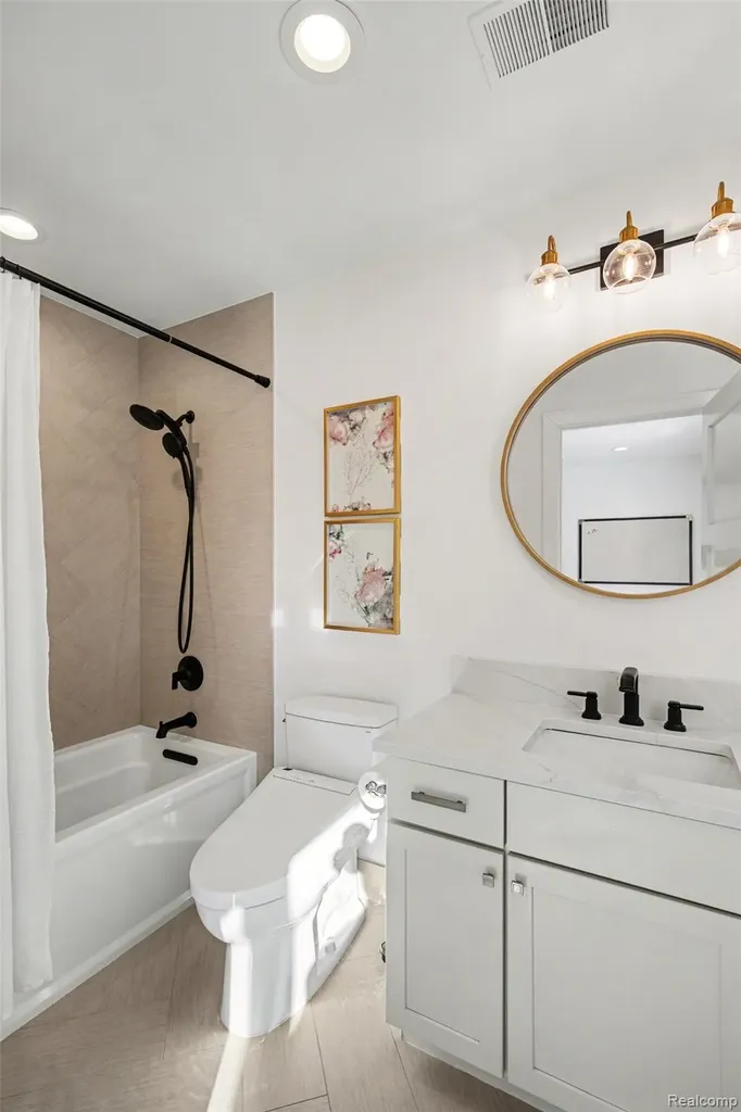 1021 Clear Creek Drive Rochester Hills City MI 48306