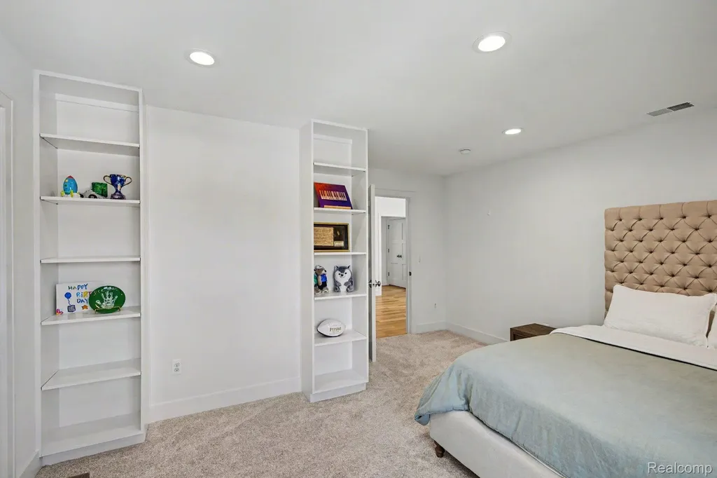 1021 Clear Creek Drive Rochester Hills City MI 48306