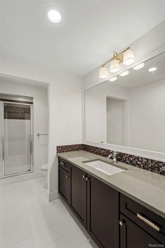 1021 Clear Creek Drive Rochester Hills City MI 48306