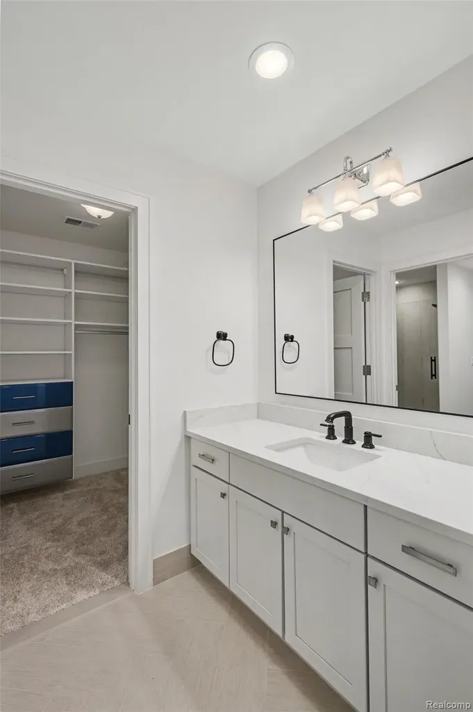 1021 Clear Creek Drive Rochester Hills City MI 48306