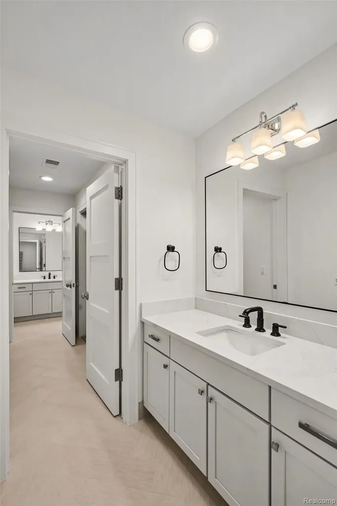 1021 Clear Creek Drive Rochester Hills City MI 48306