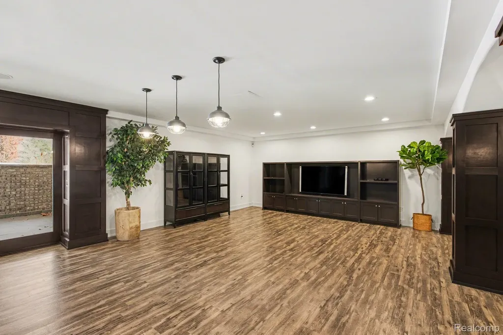 1021 Clear Creek Drive Rochester Hills City MI 48306