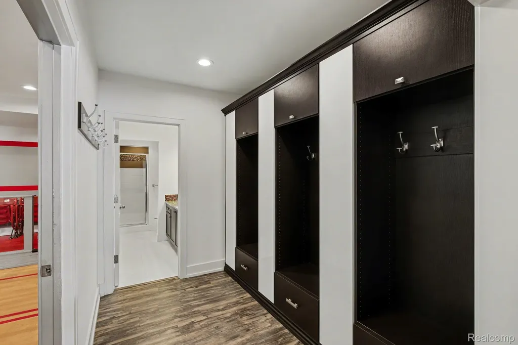 1021 Clear Creek Drive Rochester Hills City MI 48306