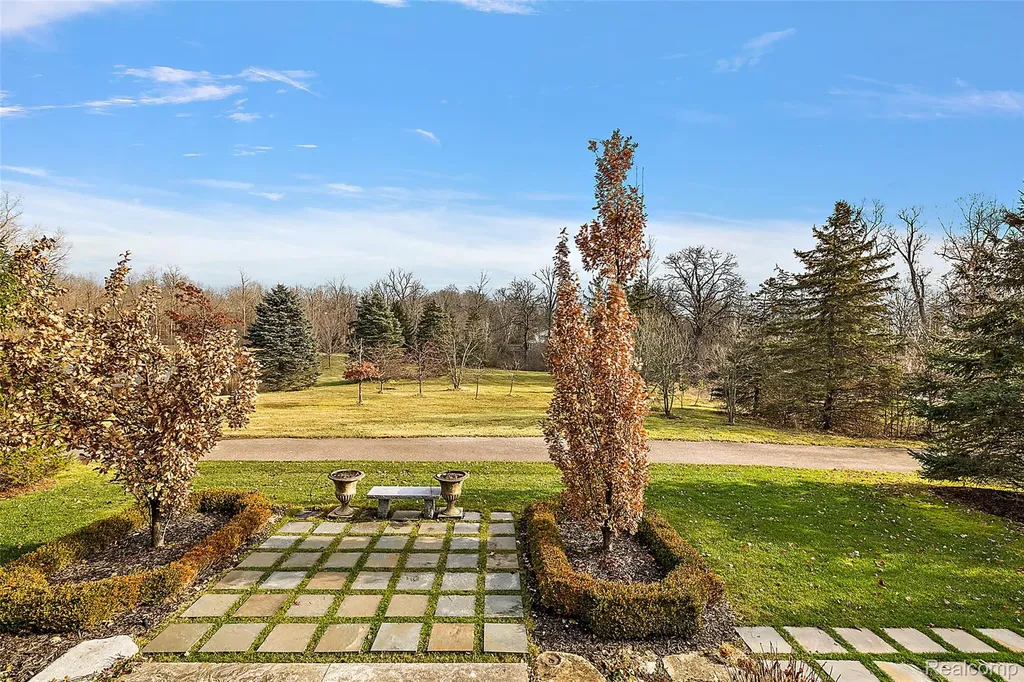 1021 Clear Creek Drive Rochester Hills City MI 48306