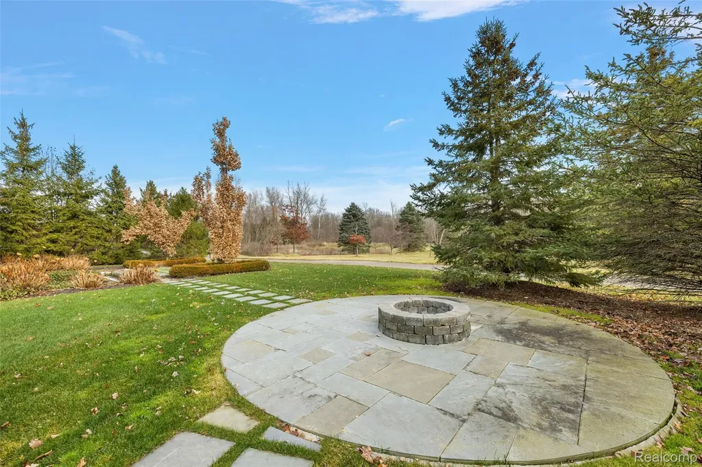 1021 Clear Creek Drive Rochester Hills City MI 48306