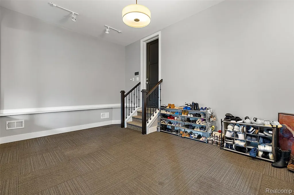 1021 Clear Creek Drive Rochester Hills City MI 48306