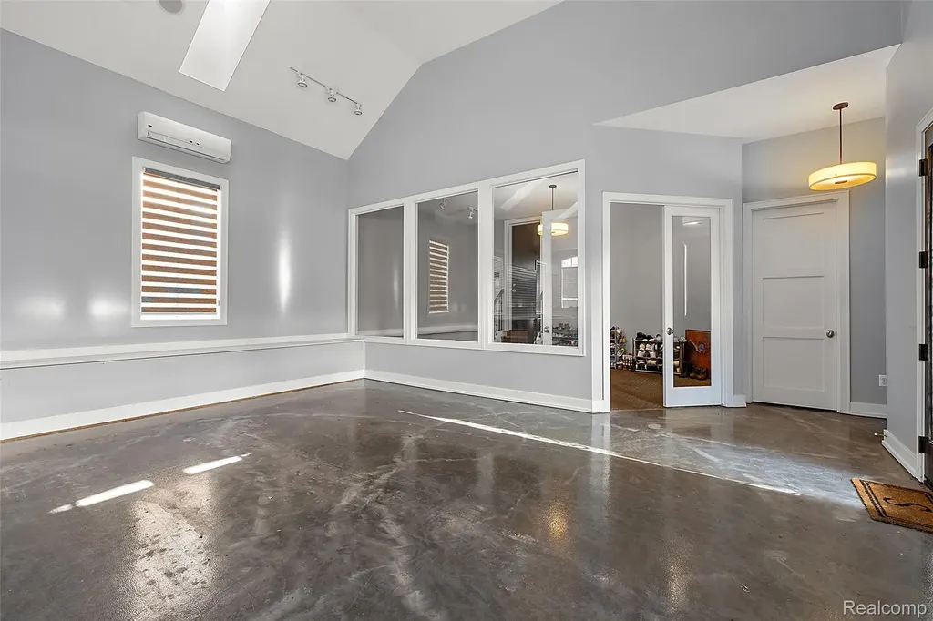 1021 Clear Creek Drive Rochester Hills City MI 48306