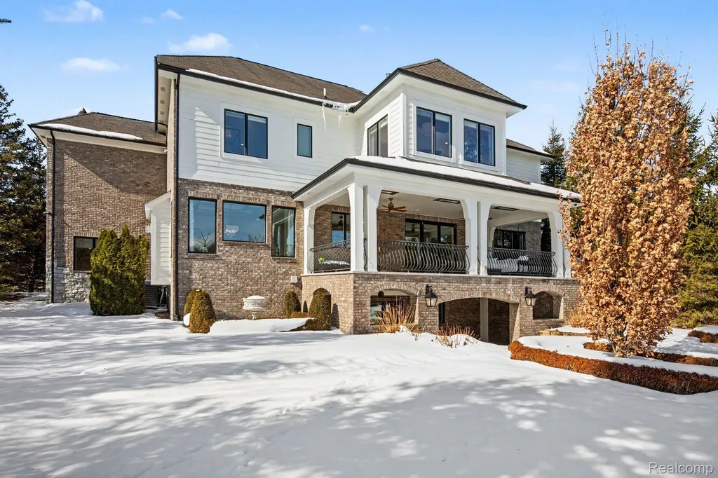 1021 Clear Creek Drive Rochester Hills City MI 48306