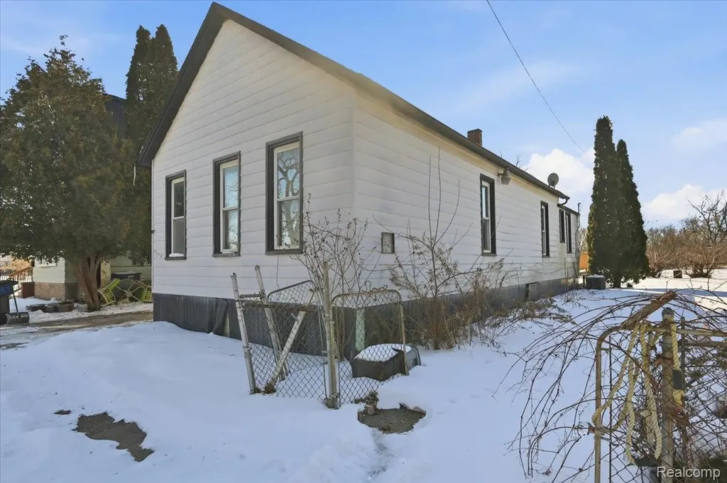 2745 Vermont Street Detroit City MI 48216