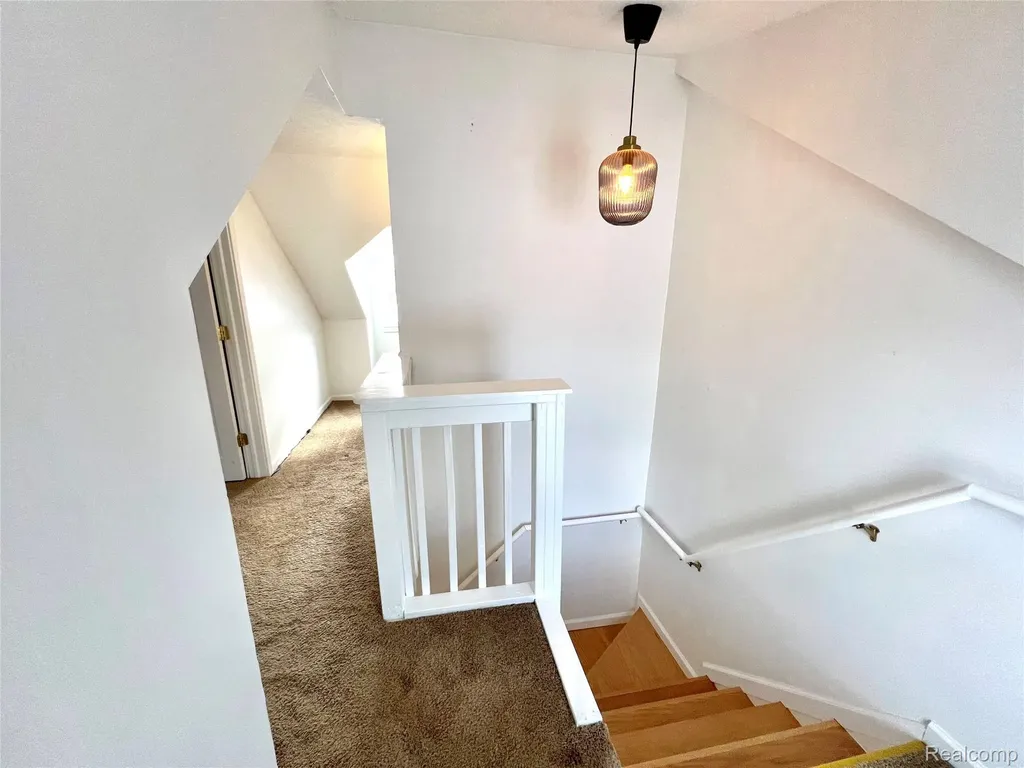 396 South Boulevard W Rochester Hills City MI 48307