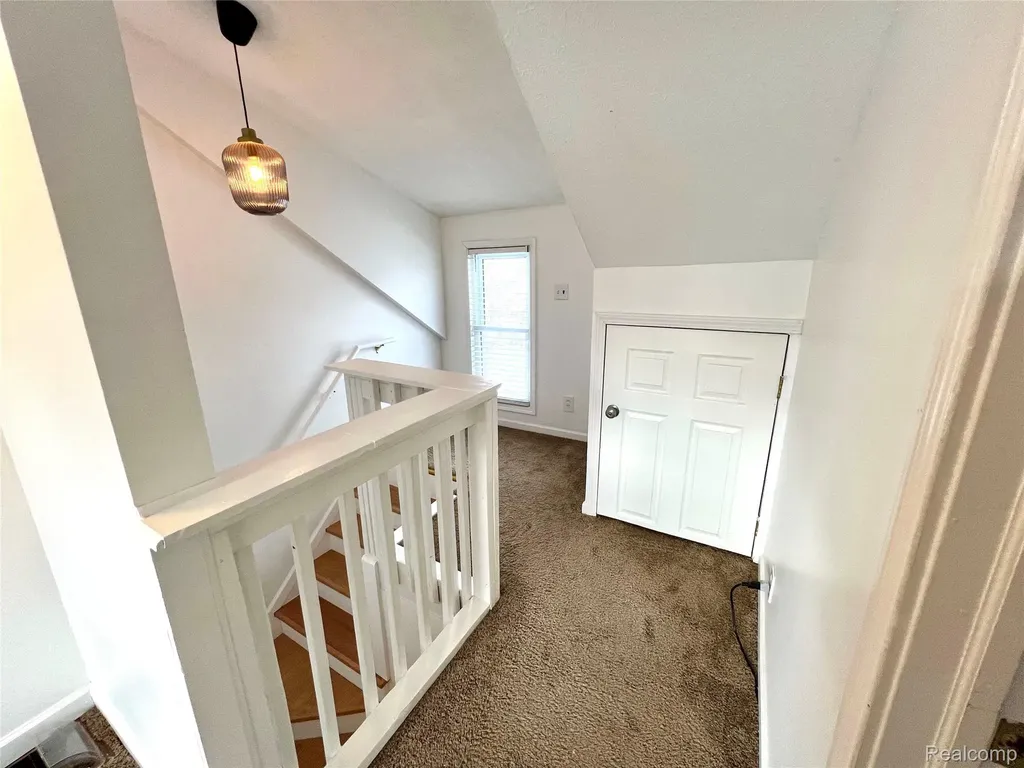 396 South Boulevard W Rochester Hills City MI 48307