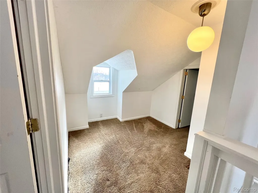 396 South Boulevard W Rochester Hills City MI 48307