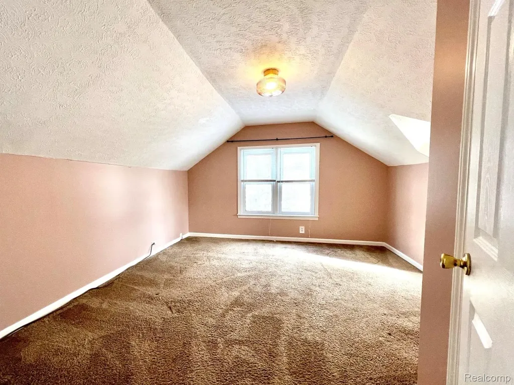 396 South Boulevard W Rochester Hills City MI 48307