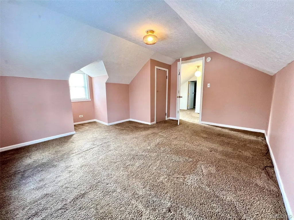 396 South Boulevard W Rochester Hills City MI 48307