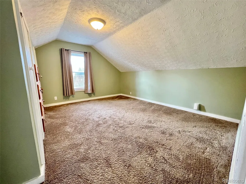 396 South Boulevard W Rochester Hills City MI 48307