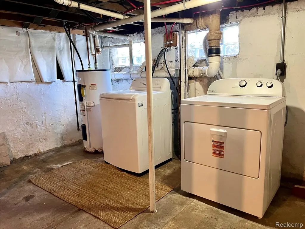396 South Boulevard W Rochester Hills City MI 48307