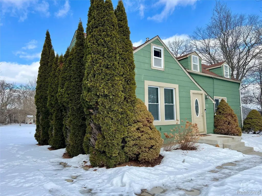396 South Boulevard W Rochester Hills City MI 48307