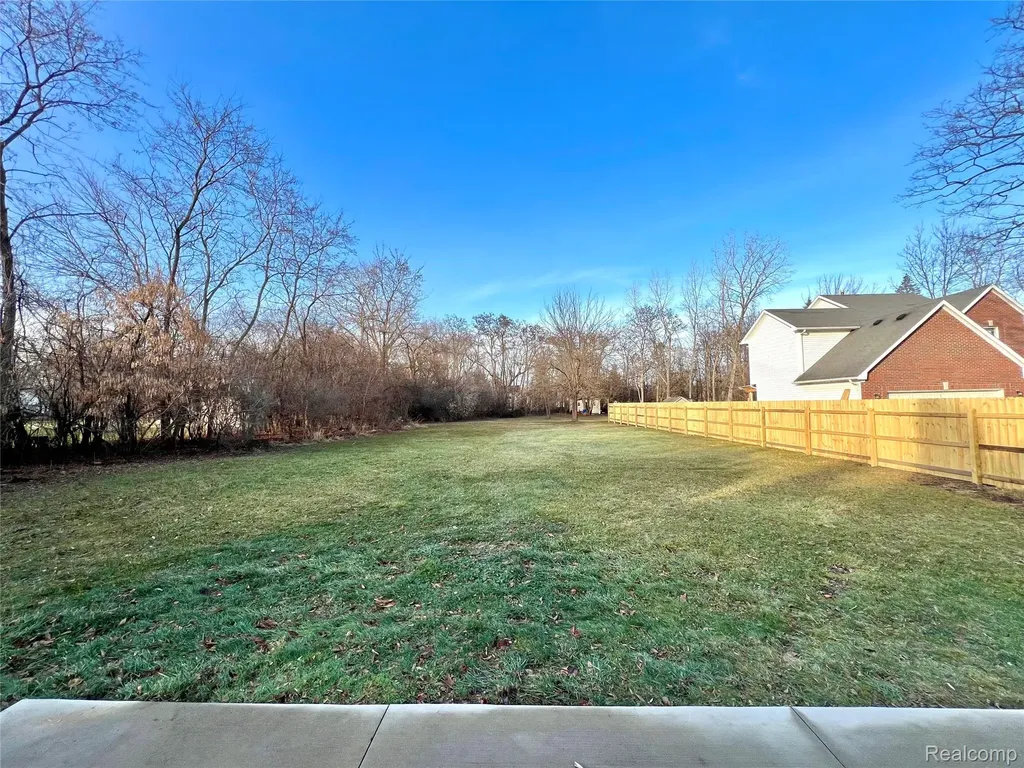 396 South Boulevard W Rochester Hills City MI 48307