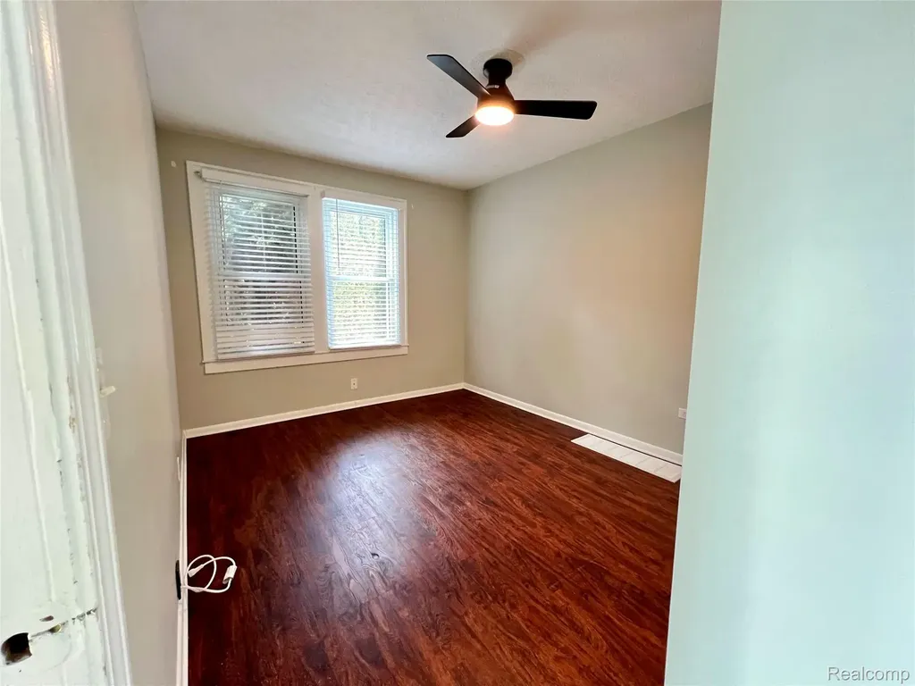 396 South Boulevard W Rochester Hills City MI 48307