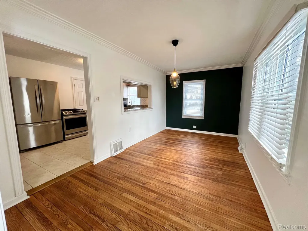 396 South Boulevard W Rochester Hills City MI 48307