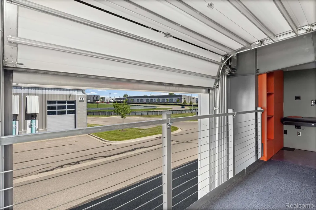 123 Pit Lane Pontiac City MI 48341