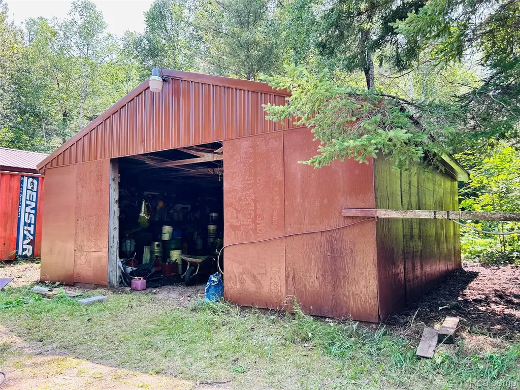 21805 S Wilwin Road Trout Lake Township MI 49793