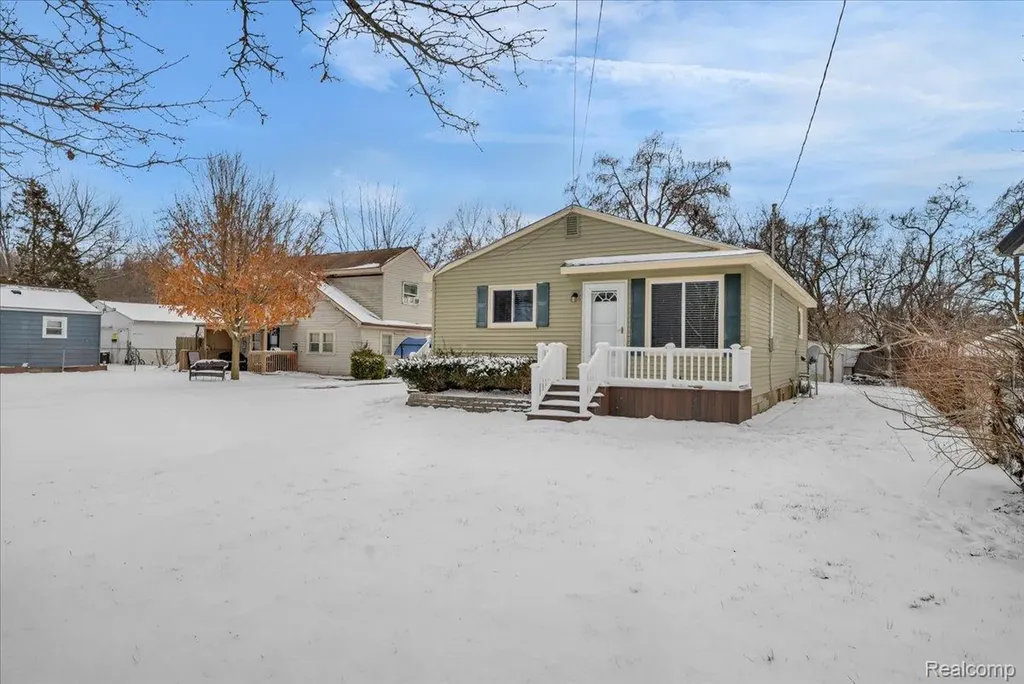 5151 Brobeck Street Flint Charter Township MI 48532