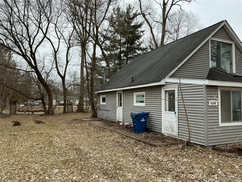 9160 Blondell Ave. Blondell Avenue W White Lake Charter Township MI 48386