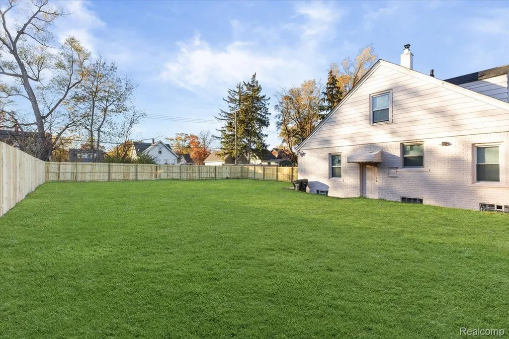 16221 Santa Rosa Drive Detroit City MI 48221
