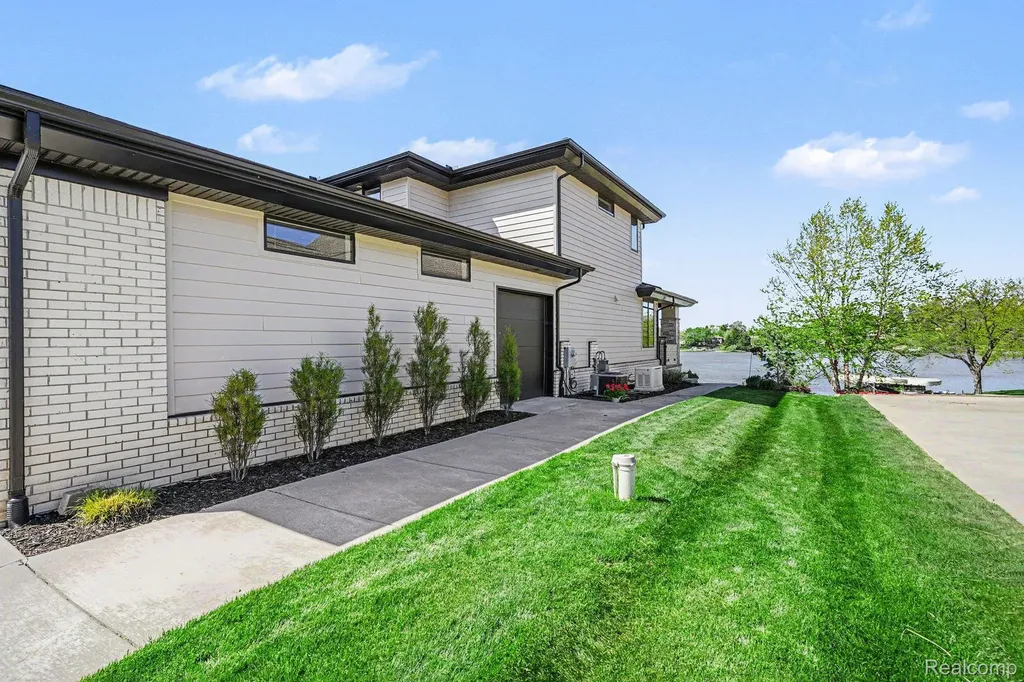 7020 Driftwood Drive Deerfield Township MI 48430