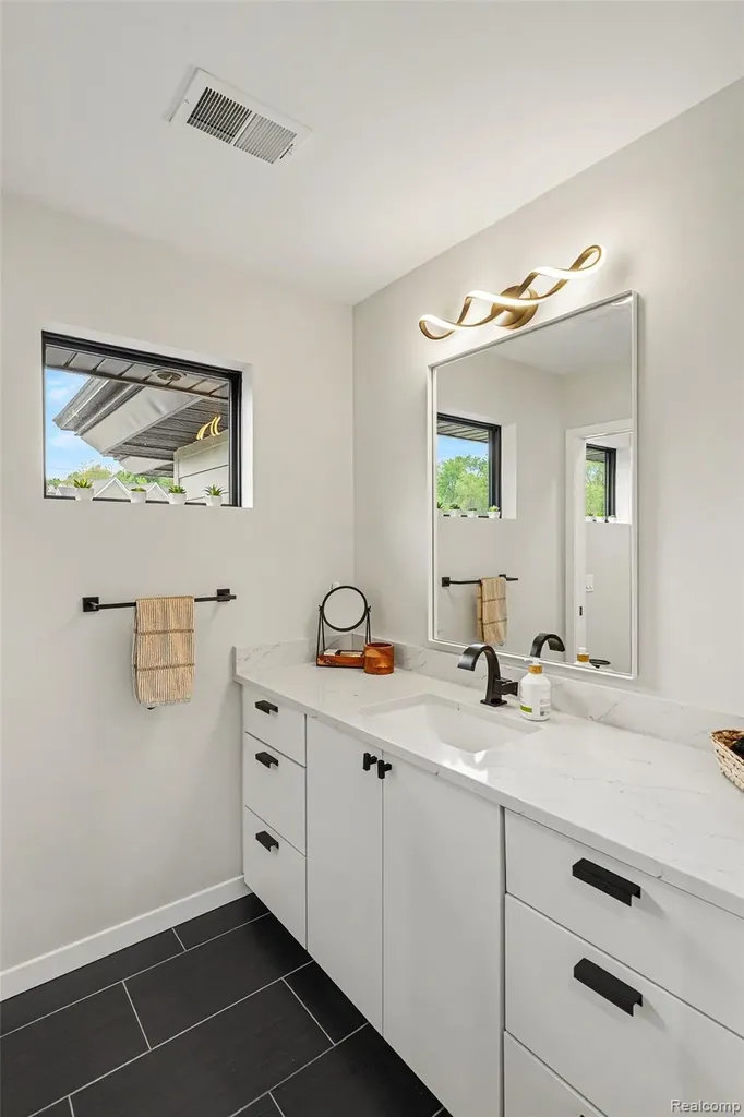 7020 Driftwood Drive Deerfield Township MI 48430