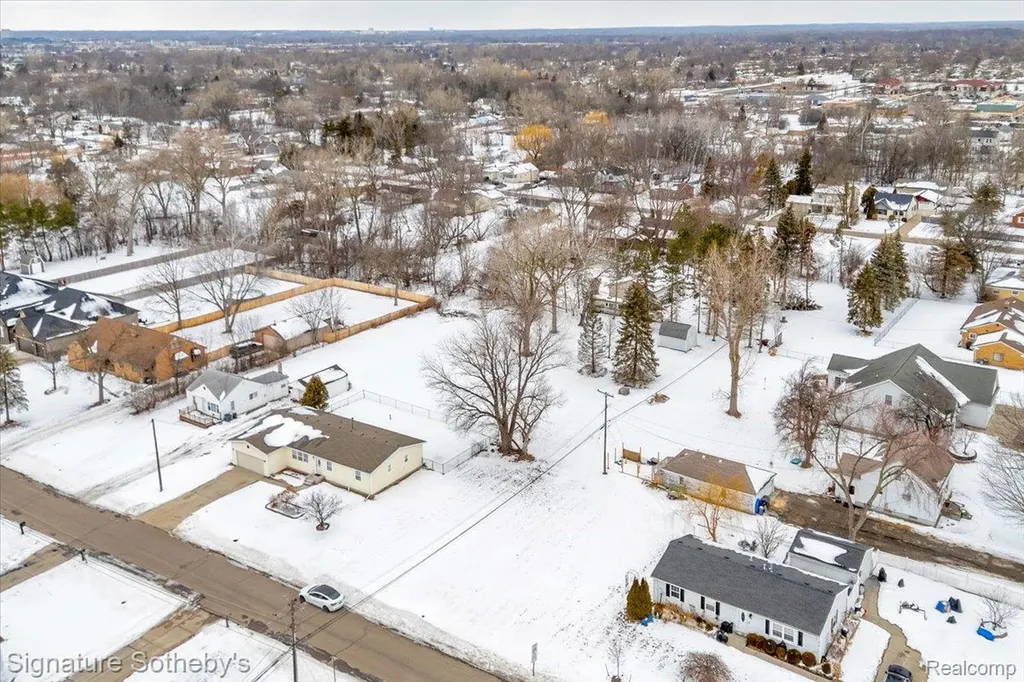 2983 Dashwood Drive Troy City MI 48083