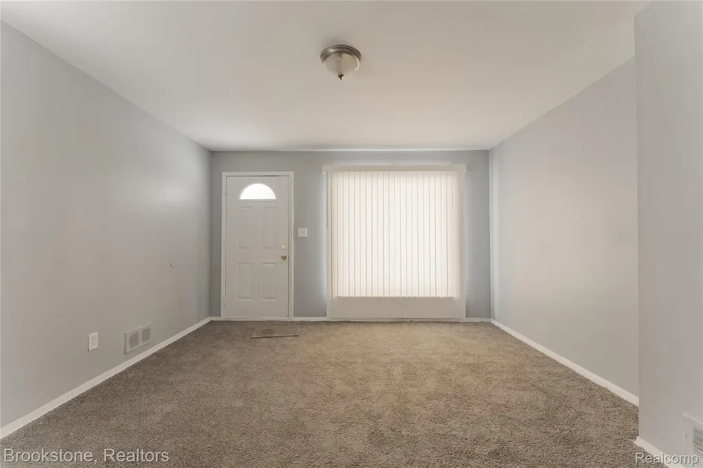 694 Emerson Avenue Pontiac City MI 48340