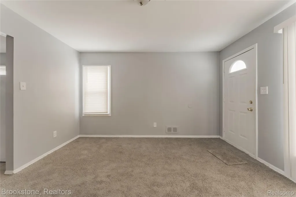 694 Emerson Avenue Pontiac City MI 48340