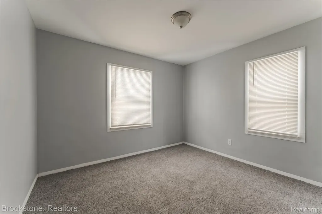 694 Emerson Avenue Pontiac City MI 48340