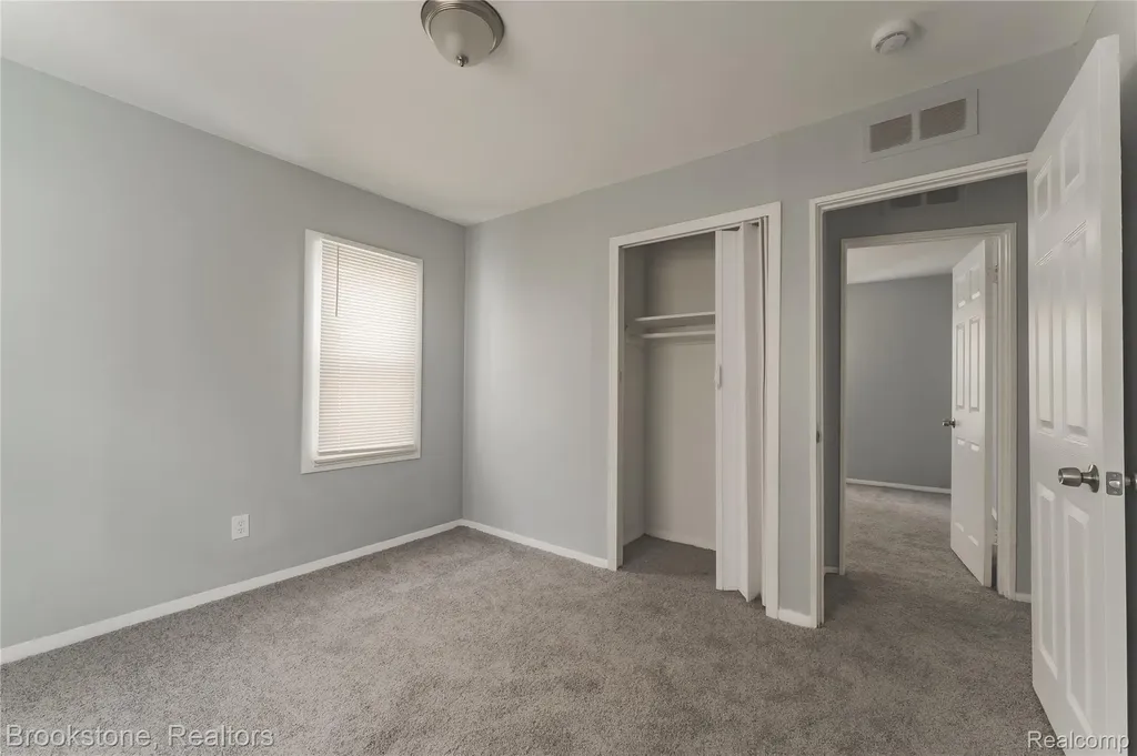 694 Emerson Avenue Pontiac City MI 48340