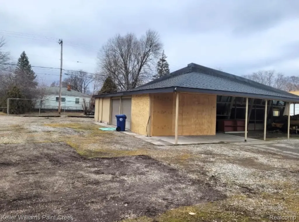 26346 W 7 Mile Road Redford Charter Township MI 48240